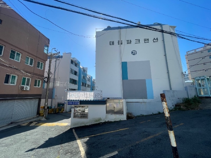 부산광역시 영도구 웃서발로 15 가동 3층302호 (동삼동,태종파크맨션) 아파트 경매 물건 사진