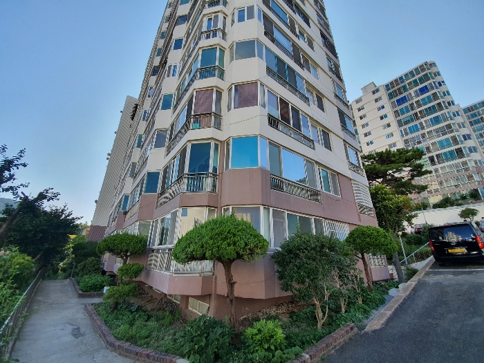 부산광역시 수영구 망미배산로70번길 45 103동 2층205호 (망미동,망미한신아파트) 아파트 경매 물건 사진