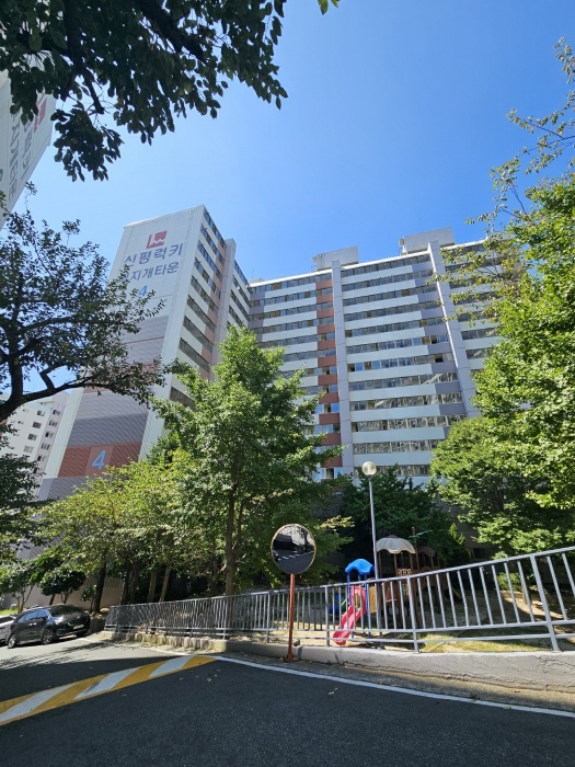 부산 사하구 신평동 아파트 경매 물건 사진 2 · 2024타경109167