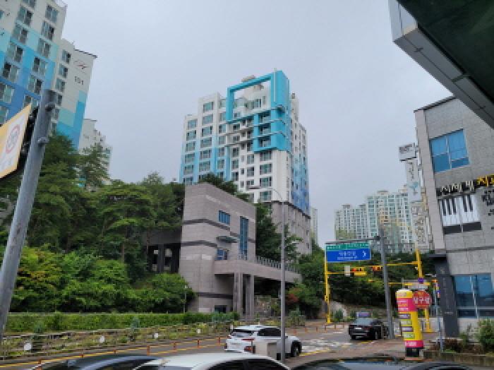 전남 여수시 덕충동 근린생활시설 경매 물건 사진 2 · 2025타경51743